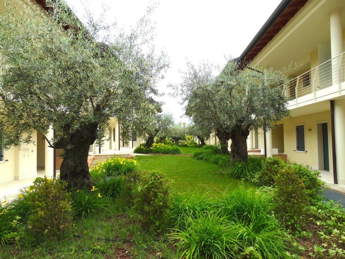 Phoenix Garda Hills Sirmione Bagian luar foto