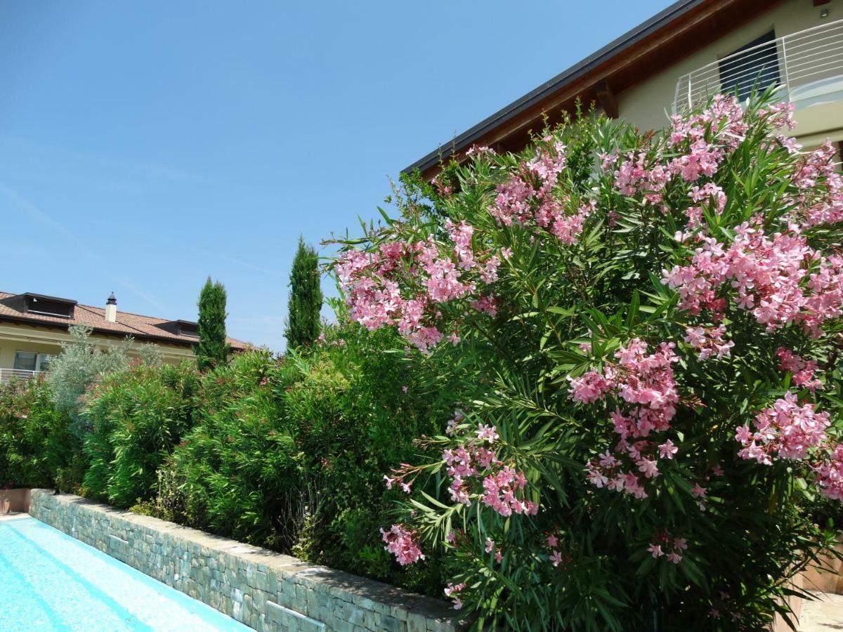 Phoenix Garda Hills Sirmione Bagian luar foto