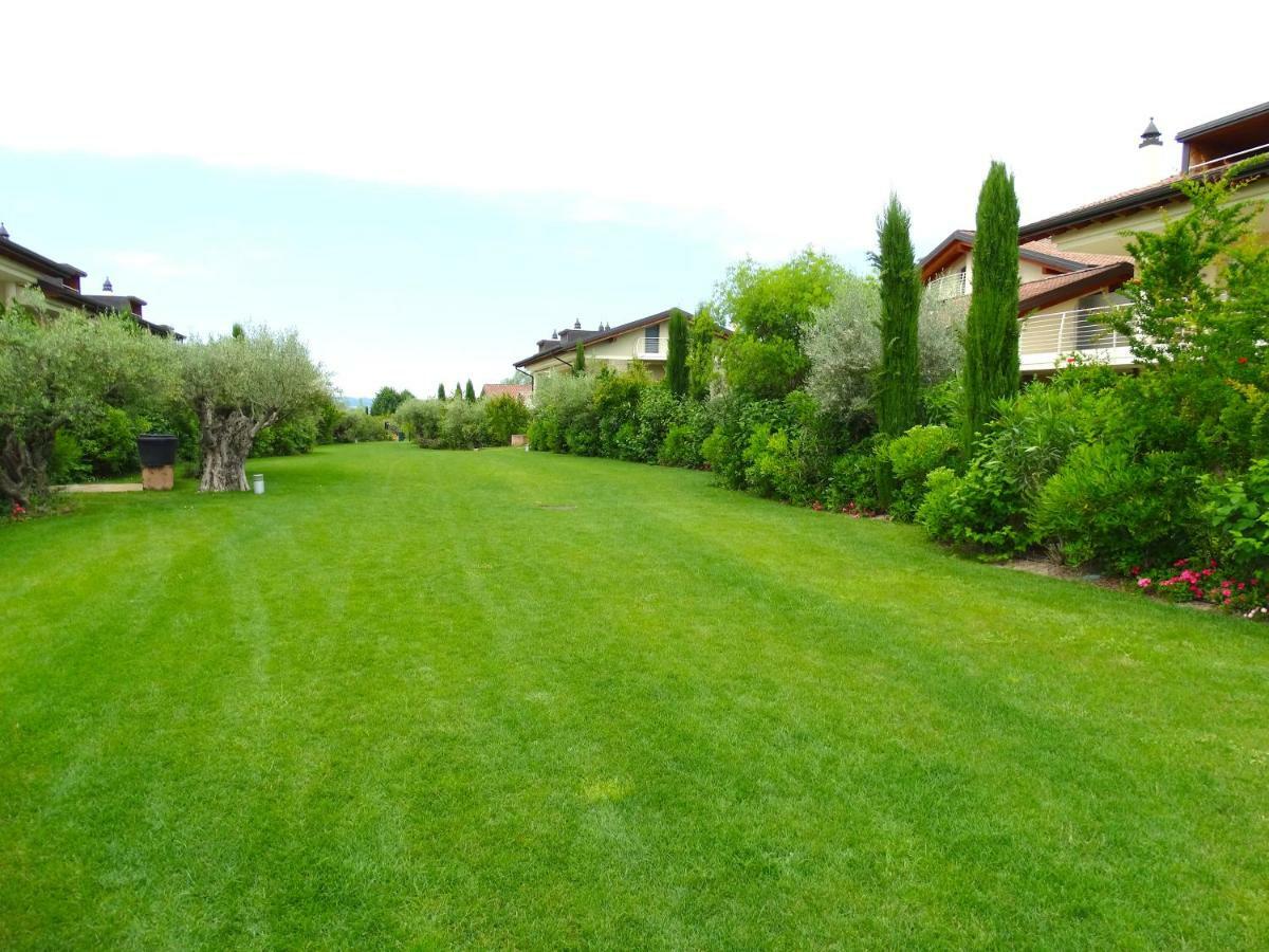 Phoenix Garda Hills Sirmione Bagian luar foto