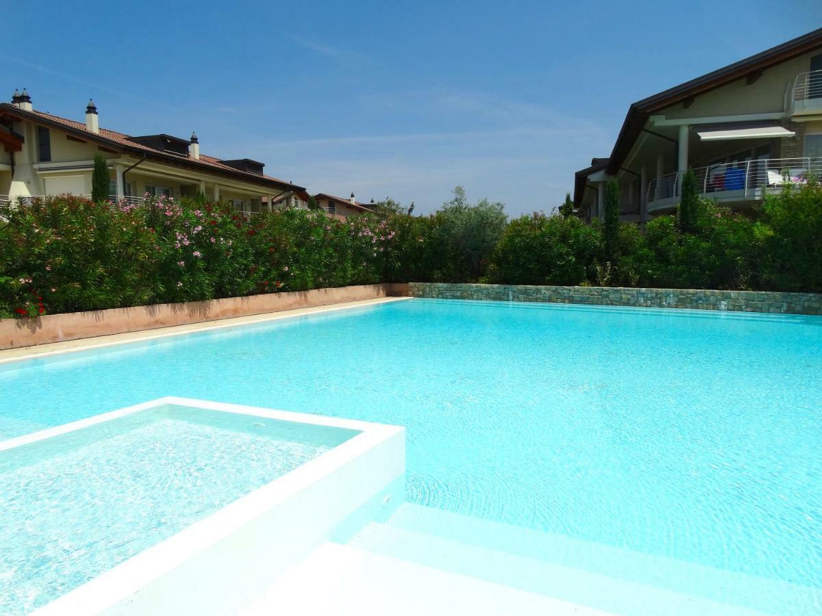 Phoenix Garda Hills Sirmione Bagian luar foto