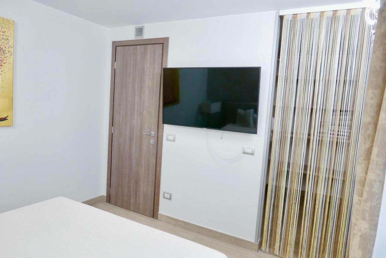 Phoenix Garda Hills Sirmione Bagian luar foto