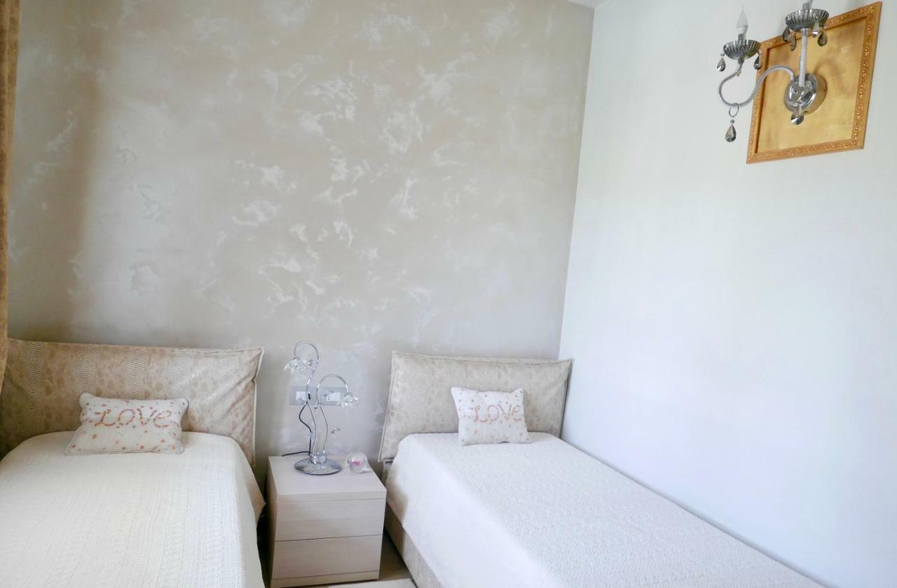 Phoenix Garda Hills Sirmione Bagian luar foto